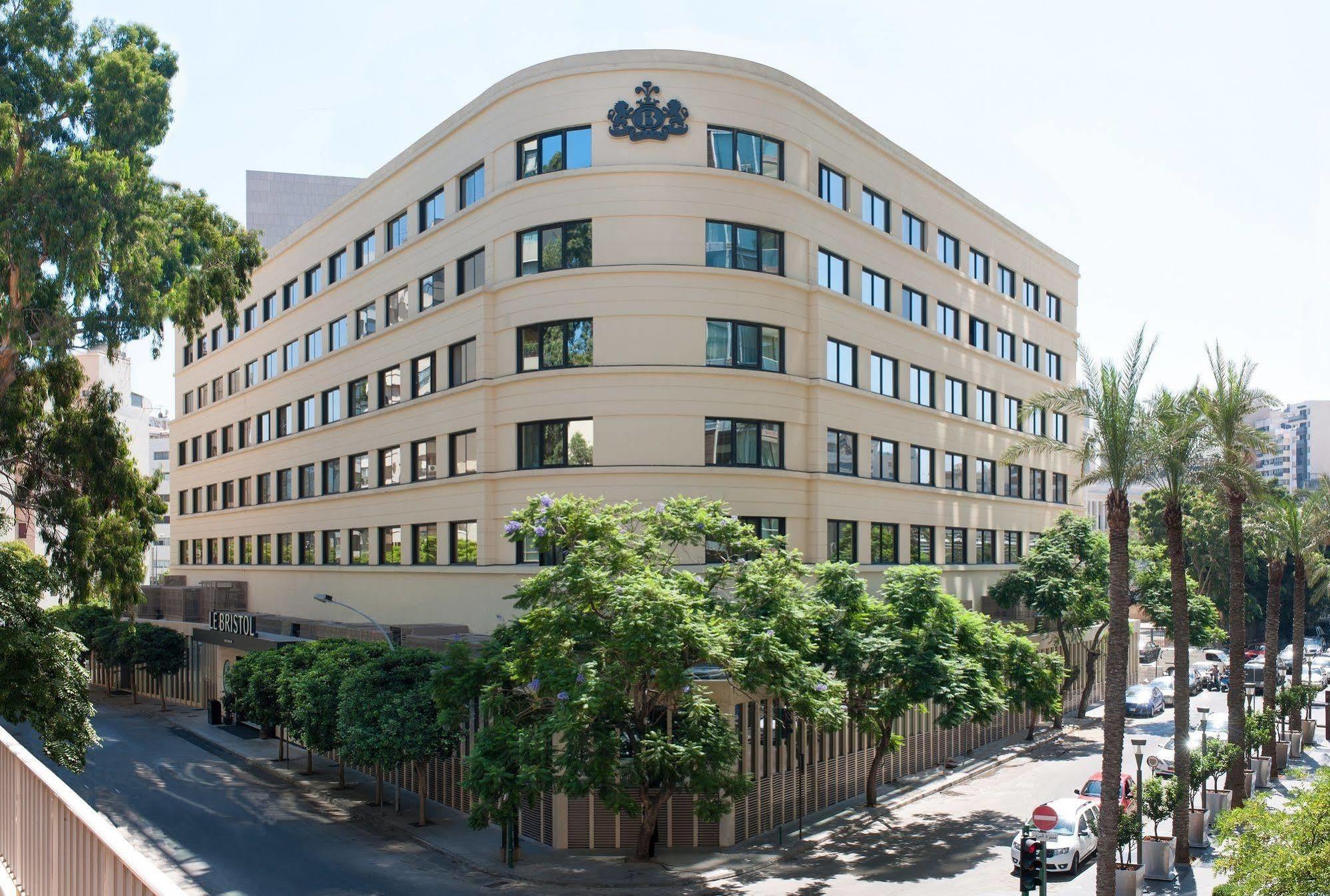 Le Bristol Hotel Beiroet Buitenkant foto