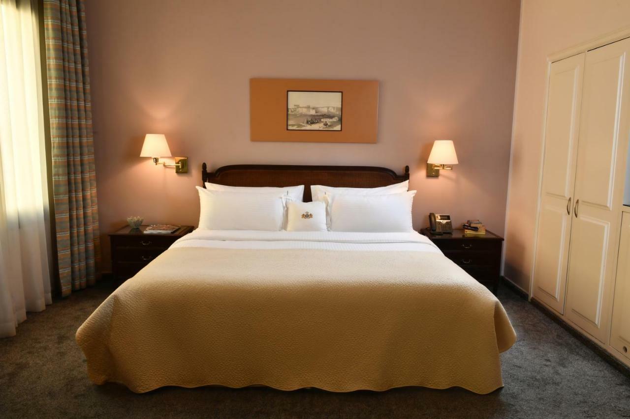 Le Bristol Hotel Beiroet Buitenkant foto