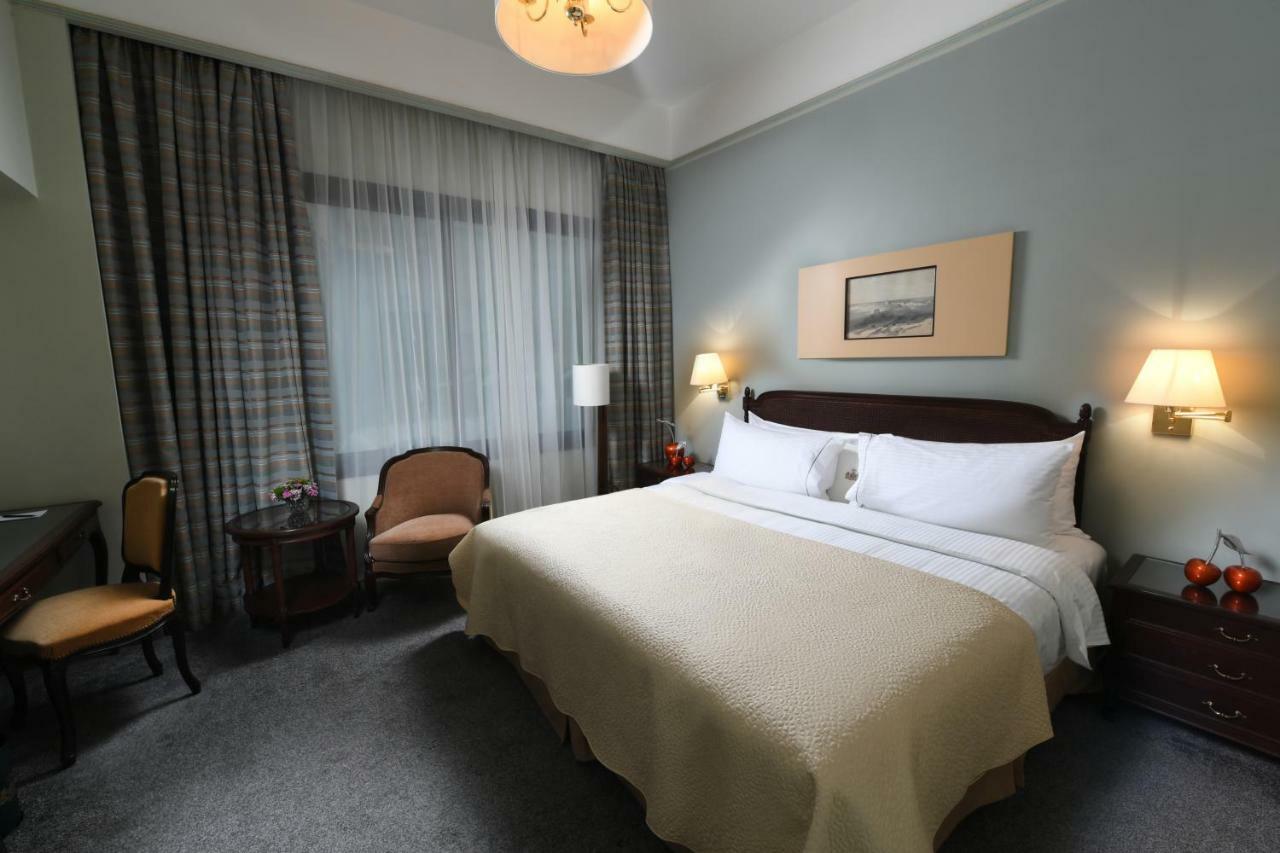 Le Bristol Hotel Beiroet Kamer foto