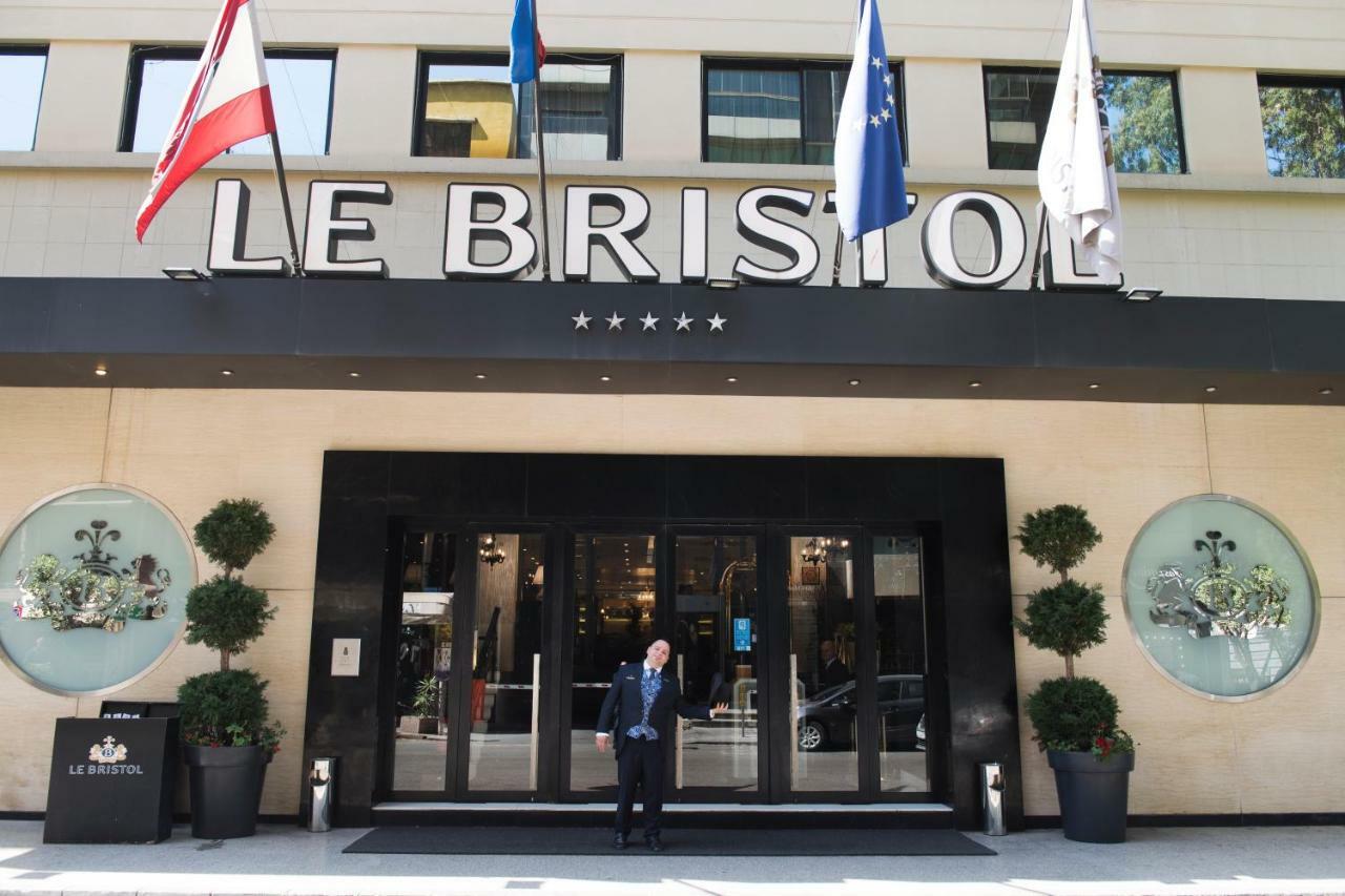 Le Bristol Hotel Beiroet Buitenkant foto
