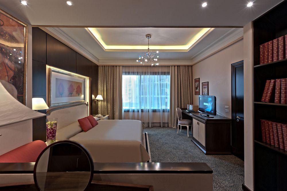 Le Bristol Hotel Beiroet Kamer foto